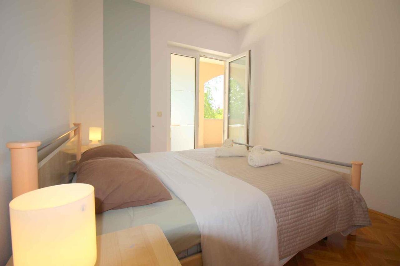 In With One-bedroom 17 Apartment *