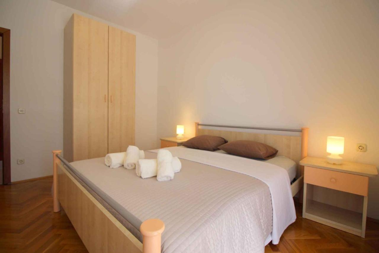In With One-bedroom 17 Apartment