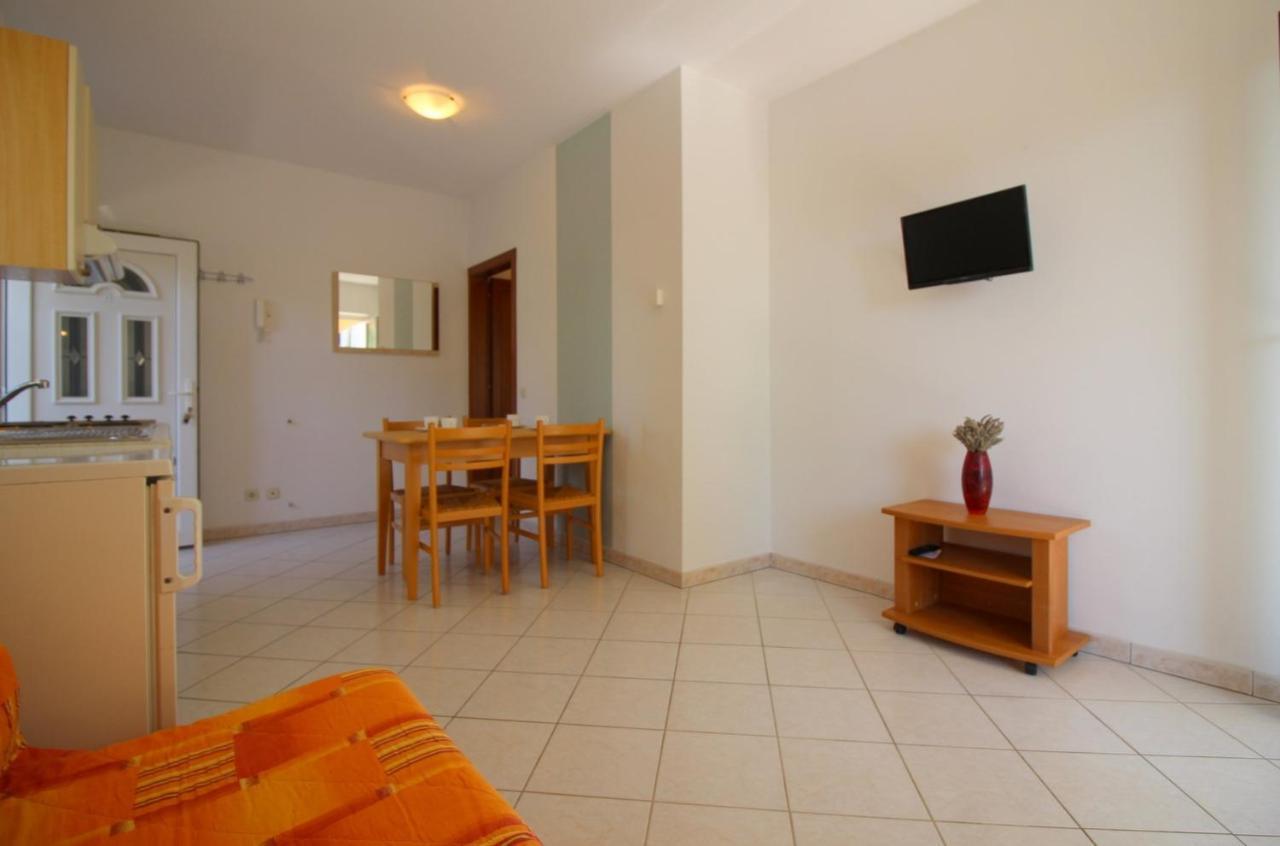 In With One-bedroom 17 Apartment *
