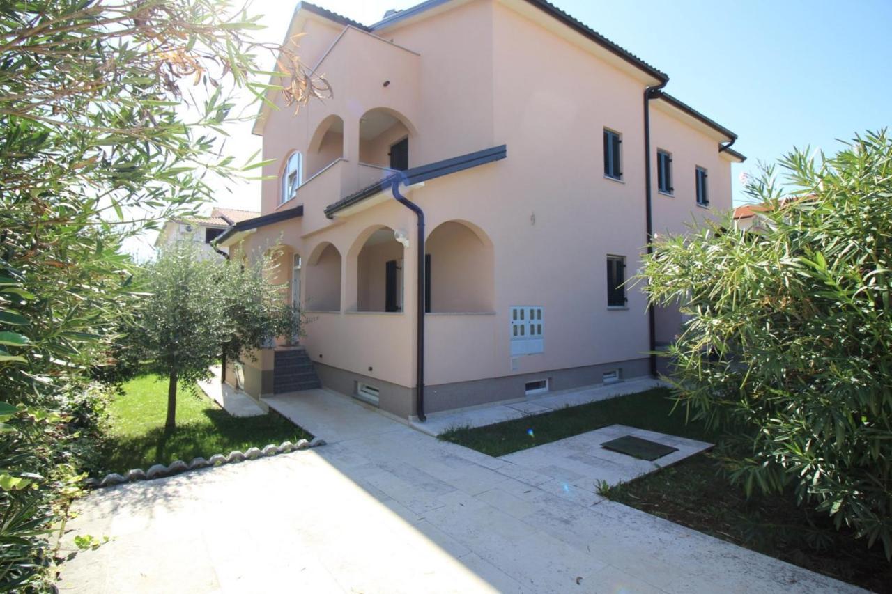 In With One-bedroom 17 Apartment *